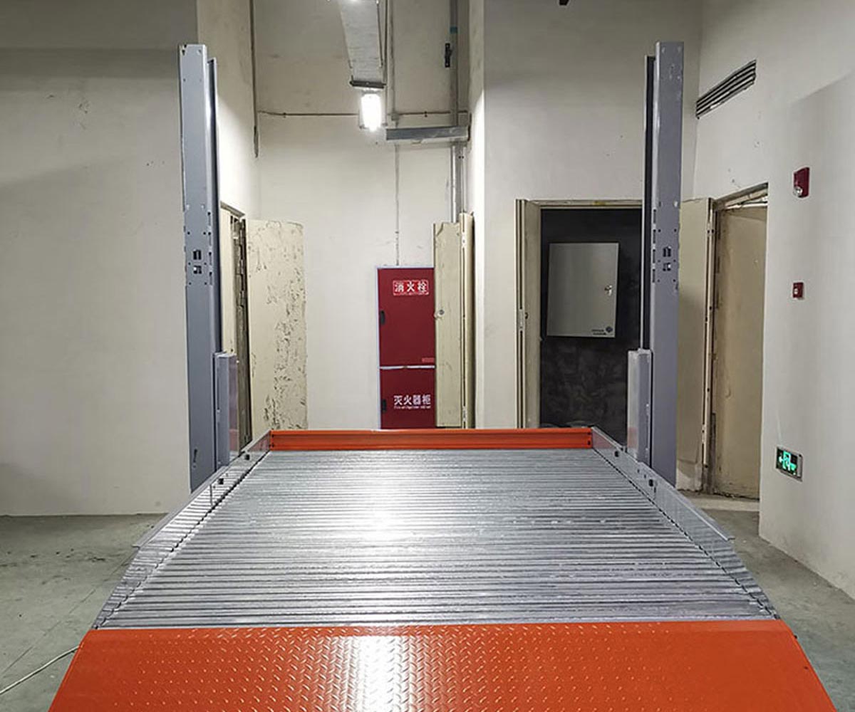 荔波四柱簡易升降機械式立體停車設備回收